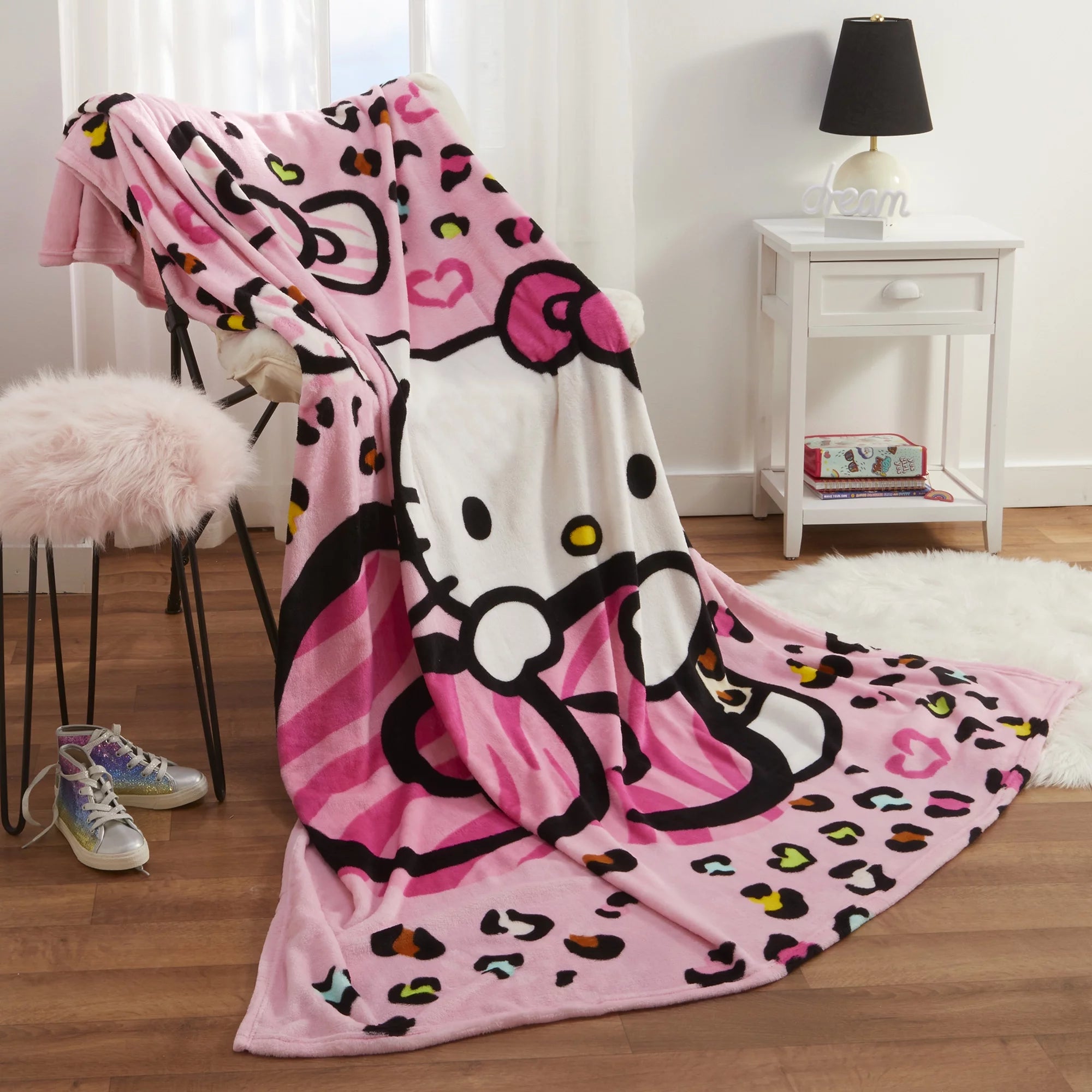 Pink hello kitty blanket sale